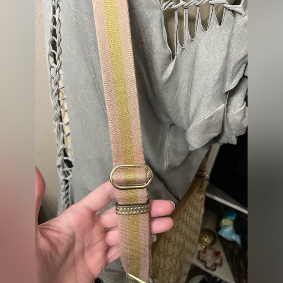 💛GUC Authentic Gucci Shimmer Gold Messenger& A Linen Pouch - Picture 2 of 16